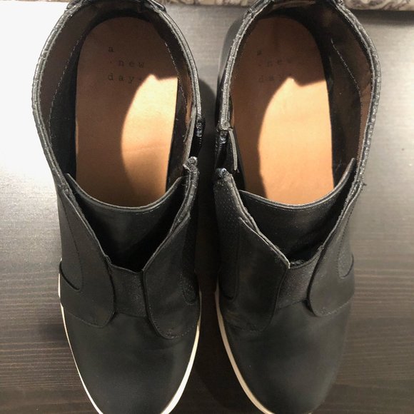 A New Day Wedge Platform Sneaker - Picture 4 of 7